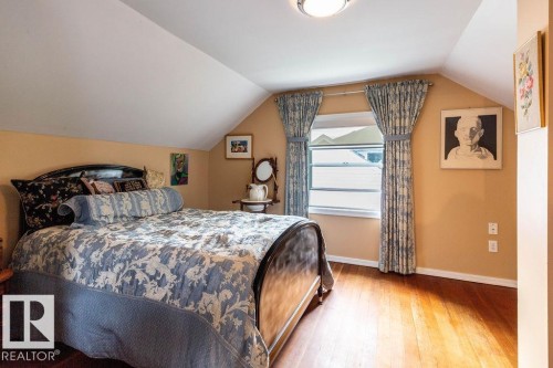 14014 106 Avenue, Edmonton, AB - Indoor Photo Showing Bedroom