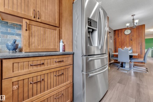 4536 35A Avenue, Edmonton, AB - Indoor Photo Showing Kitchen