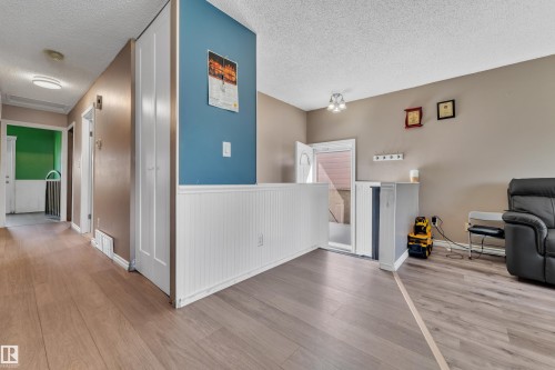 4536 35A Avenue, Edmonton, AB - Indoor Photo Showing Other Room