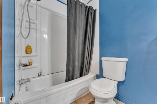 4536 35A Avenue, Edmonton, AB - Indoor Photo Showing Bathroom