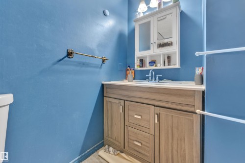 4536 35A Avenue, Edmonton, AB - Indoor Photo Showing Bathroom