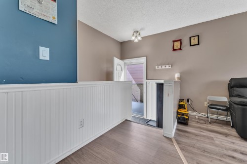 4536 35A Avenue, Edmonton, AB - Indoor Photo Showing Other Room