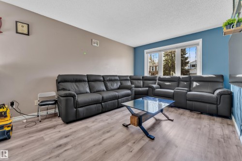 4536 35A Avenue, Edmonton, AB - Indoor Photo Showing Living Room