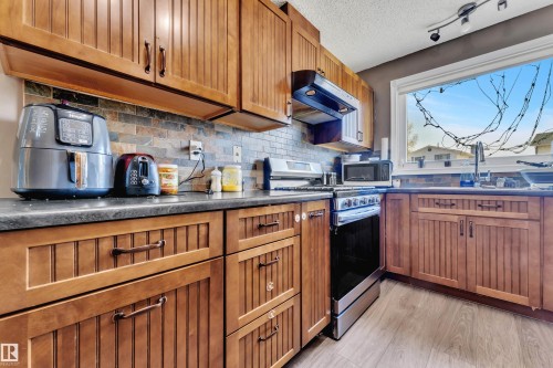 4536 35A Avenue, Edmonton, AB - Indoor Photo Showing Kitchen