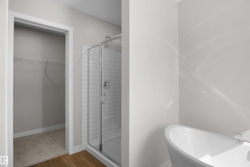 7235 182 Avenue, Edmonton, AB - Indoor Photo Showing Bathroom