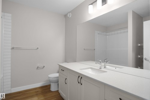 7235 182 Avenue, Edmonton, AB - Indoor Photo Showing Bathroom