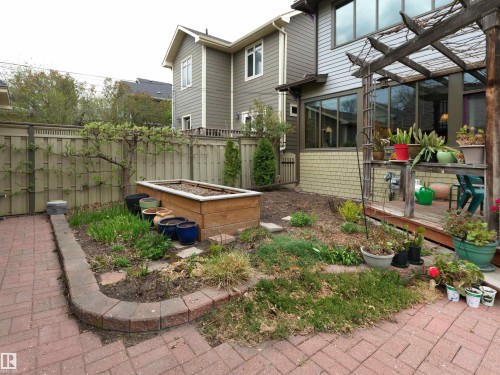9739 86 Avenue, Edmonton, AB - Outdoor