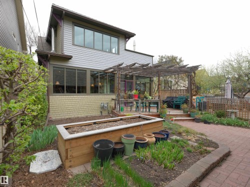 9739 86 Avenue, Edmonton, AB - Outdoor