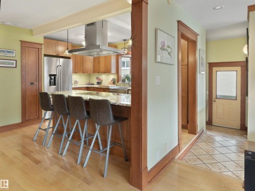 9739 86 Avenue, Edmonton, AB - Indoor Photo Showing Kitchen
