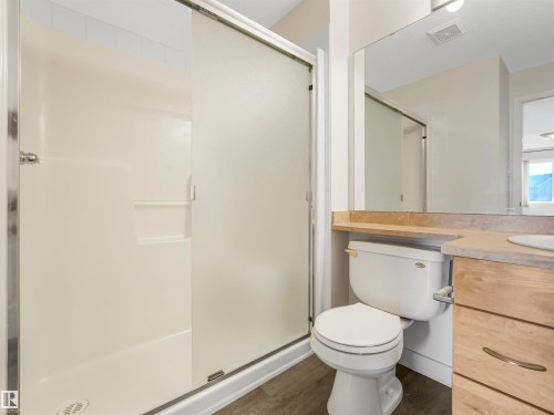 Edmonton, AB - Indoor Photo Showing Bathroom