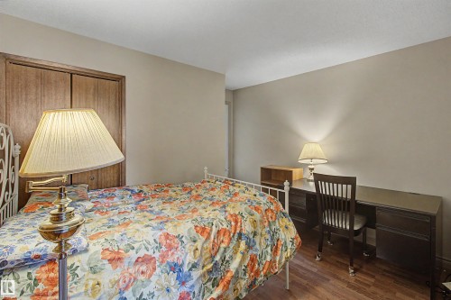 11617 26 Avenue, Edmonton, AB - Indoor Photo Showing Bedroom