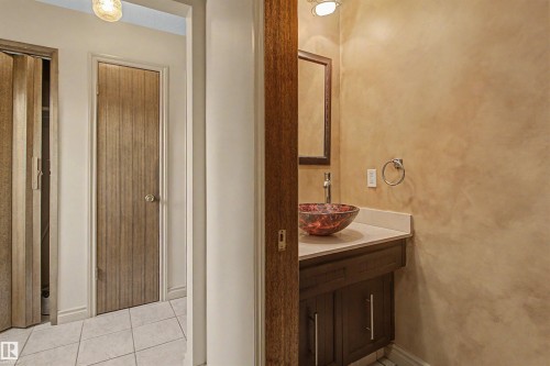 11617 26 Avenue, Edmonton, AB - Indoor Photo Showing Bathroom