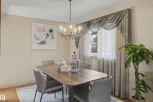 11617 26 Avenue, Edmonton, AB - Indoor Photo Showing Dining Room