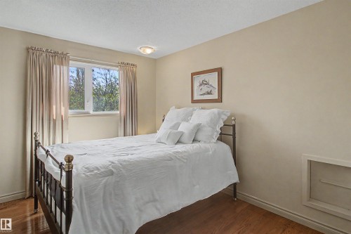 11617 26 Avenue, Edmonton, AB - Indoor Photo Showing Bedroom