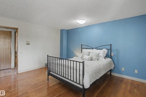 11617 26 Avenue, Edmonton, AB - Indoor Photo Showing Bedroom