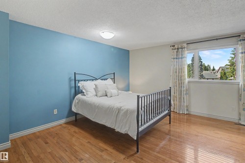 11617 26 Avenue, Edmonton, AB - Indoor Photo Showing Bedroom