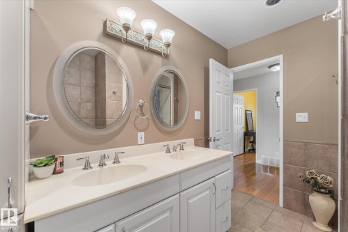 4627 10A Avenue, Edmonton, AB - Indoor Photo Showing Bathroom