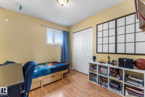 4627 10A Avenue, Edmonton, AB - Indoor Photo Showing Bedroom