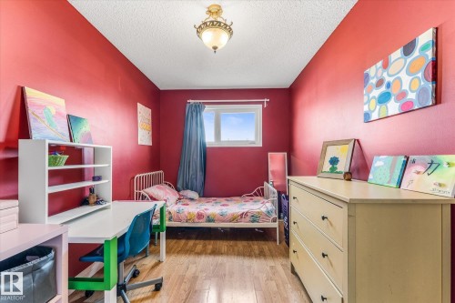 4627 10A Avenue, Edmonton, AB - Indoor Photo Showing Bedroom