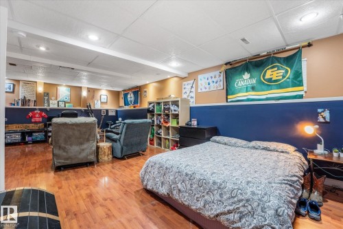 4627 10A Avenue, Edmonton, AB - Indoor Photo Showing Bedroom