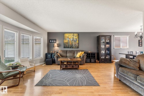 4627 10A Avenue, Edmonton, AB - Indoor Photo Showing Living Room