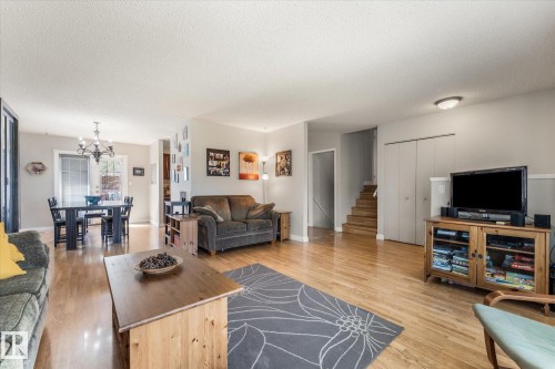 4627 10A Avenue, Edmonton, AB - Indoor Photo Showing Living Room
