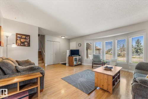 4627 10A Avenue, Edmonton, AB - Indoor Photo Showing Living Room