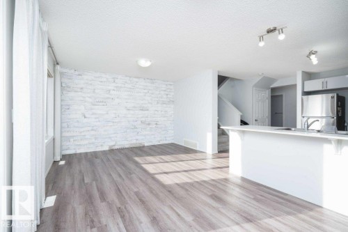 3099 Checknita Way, Edmonton, AB - Indoor Photo Showing Kitchen