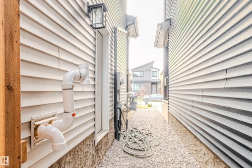 219 28 Street, Edmonton, AB - 