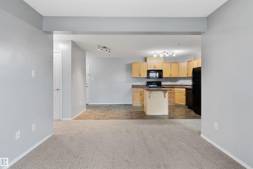 111 5951 165 Avenue, Edmonton, AB - Indoor Photo Showing Kitchen