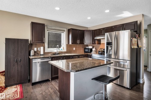 30 655 Tamarack Road, Edmonton, AB - Indoor Photo Showing Kitchen With Upgraded Kitchen