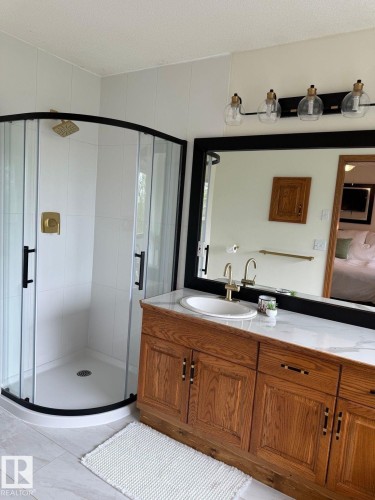 5006 59 Street, Beaumont, AB - Indoor Photo Showing Bathroom