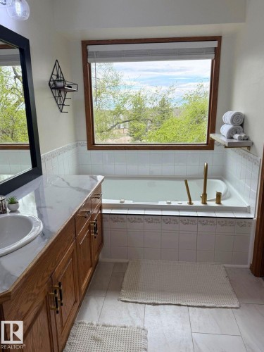 5006 59 Street, Beaumont, AB - Indoor Photo Showing Bathroom