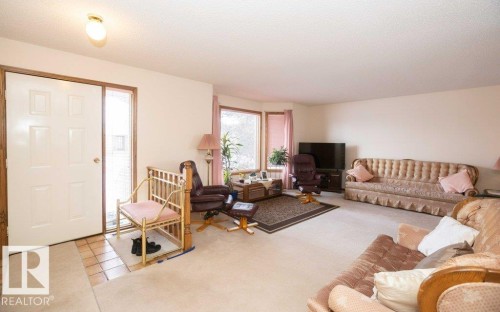 11003 104 Street, Westlock, AB - Indoor Photo Showing Living Room