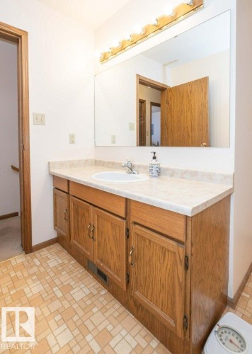 11003 104 Street, Westlock, AB - Indoor Photo Showing Bathroom