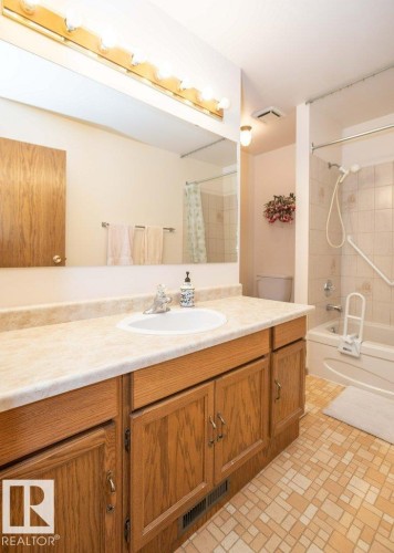 11003 104 Street, Westlock, AB - Indoor Photo Showing Bathroom