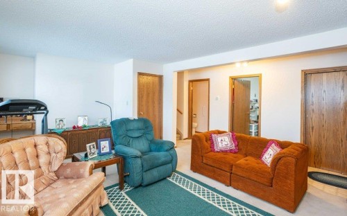 11003 104 Street, Westlock, AB - Indoor Photo Showing Living Room