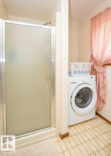 11003 104 Street, Westlock, AB - Indoor Photo Showing Laundry Room