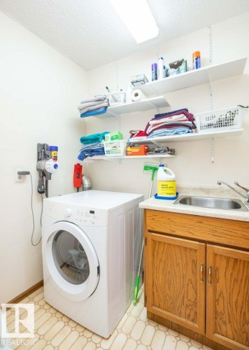 11003 104 Street, Westlock, AB - Indoor Photo Showing Laundry Room