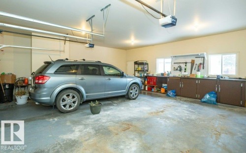 11003 104 Street, Westlock, AB - Indoor Photo Showing Garage