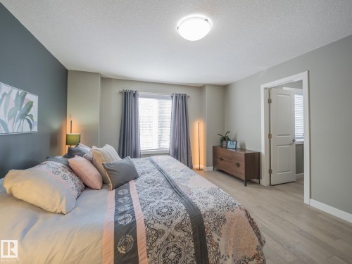 12137 103 Street, Edmonton, AB - Indoor Photo Showing Bedroom