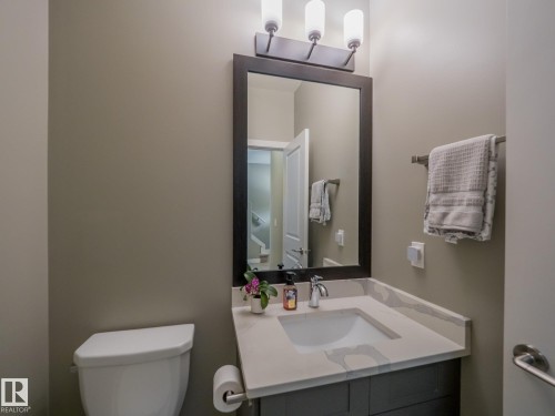 12137 103 Street, Edmonton, AB - Indoor Photo Showing Bathroom
