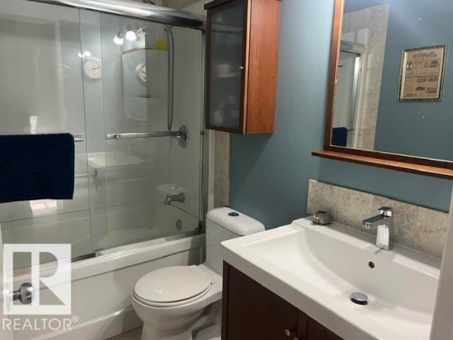 5911A 41 Avenue, Camrose, AB - Indoor Photo Showing Bathroom
