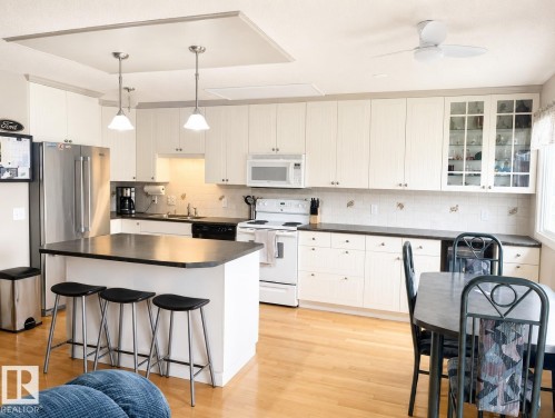 5911A 41 Avenue, Camrose, AB - Indoor Photo Showing Kitchen