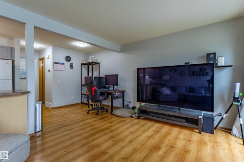 93 16823 84 Street, Edmonton, AB - Indoor