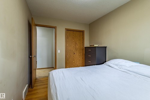 93 16823 84 Street, Edmonton, AB - Indoor Photo Showing Bedroom