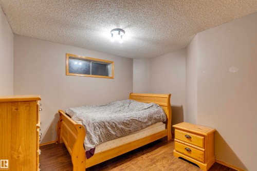 15411 67A Street, Edmonton, AB - Indoor Photo Showing Bedroom