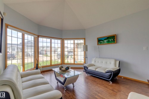 15411 67A Street, Edmonton, AB - Indoor Photo Showing Living Room