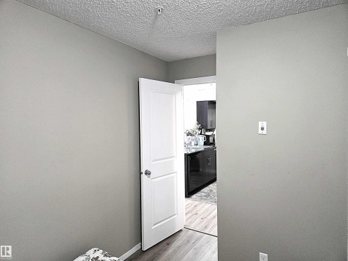 210 3207 James Mowatt Trail, Edmonton, AB - Indoor
