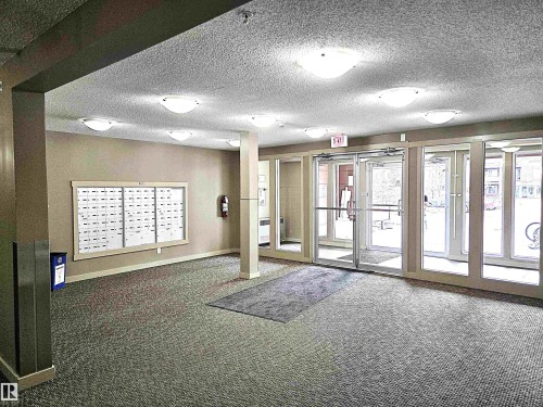 210 3207 James Mowatt Trail, Edmonton, AB - Indoor
